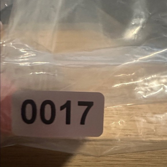 Athleta Women’s Sports Bra Black Size Large VNeck Crisscross Back Gym Active - Picture 11 of 11